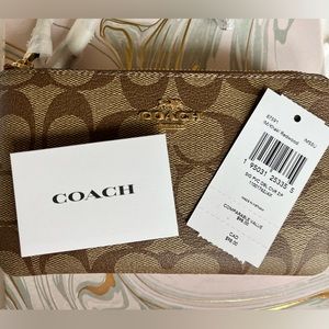 Brand New brown khaki redwood leather COACH wristlet wallet w/ 2 zipper pockets